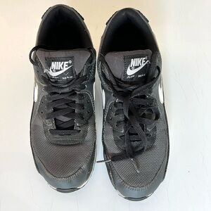 Men’s Nike airmax